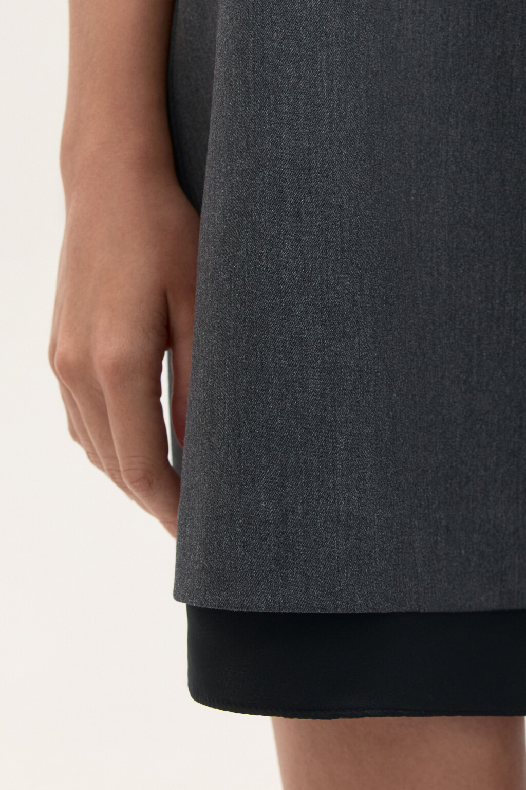 Платье-сарафан костюмное на бретельках - цвет серый - 6