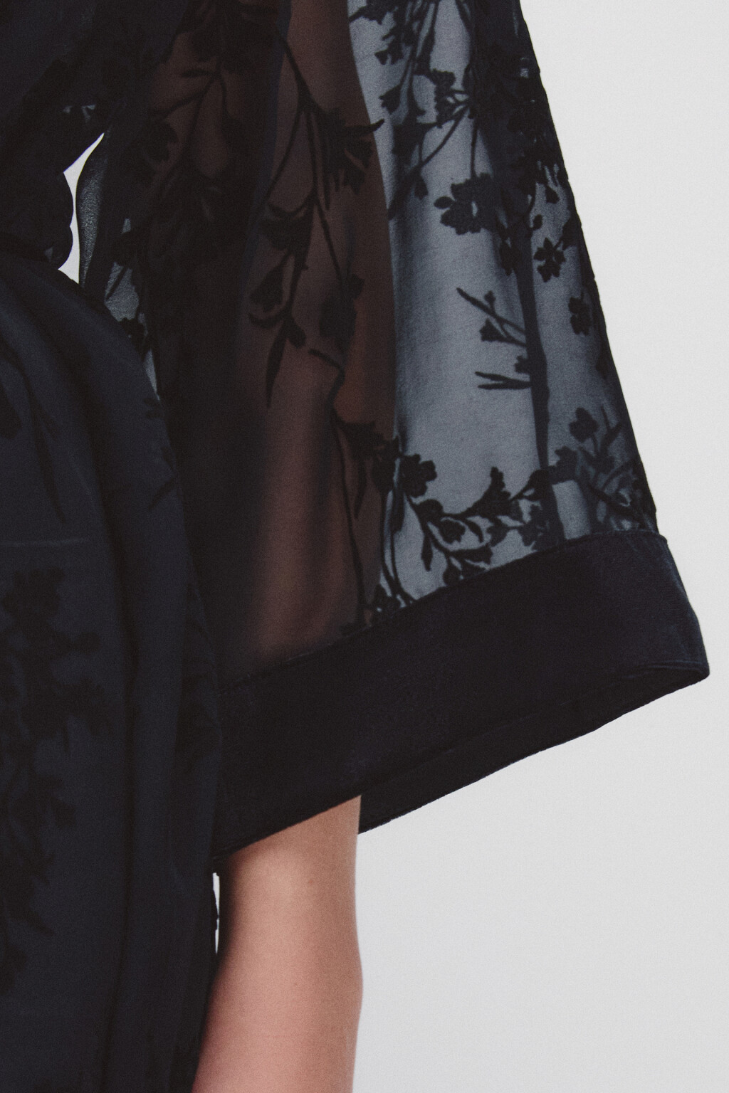 Кардиган-кимоно из сетки с принтом - цвет черный - 6