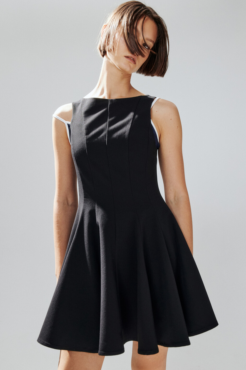 Платье мини с пышной юбкой - цвет черный - 1