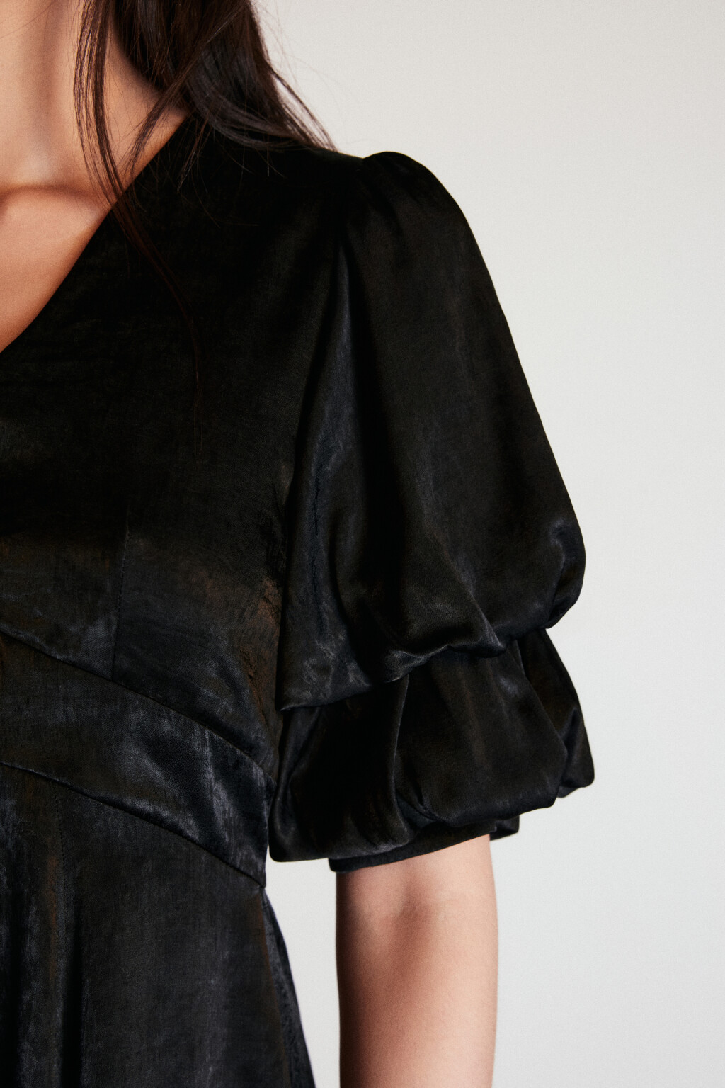 Платье мини с пышными рукавами - цвет черный - 7