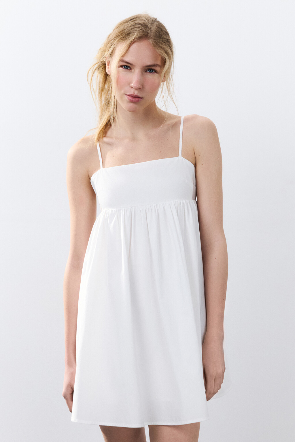 Платье-сарафан мини с завязками - цвет белый - 3