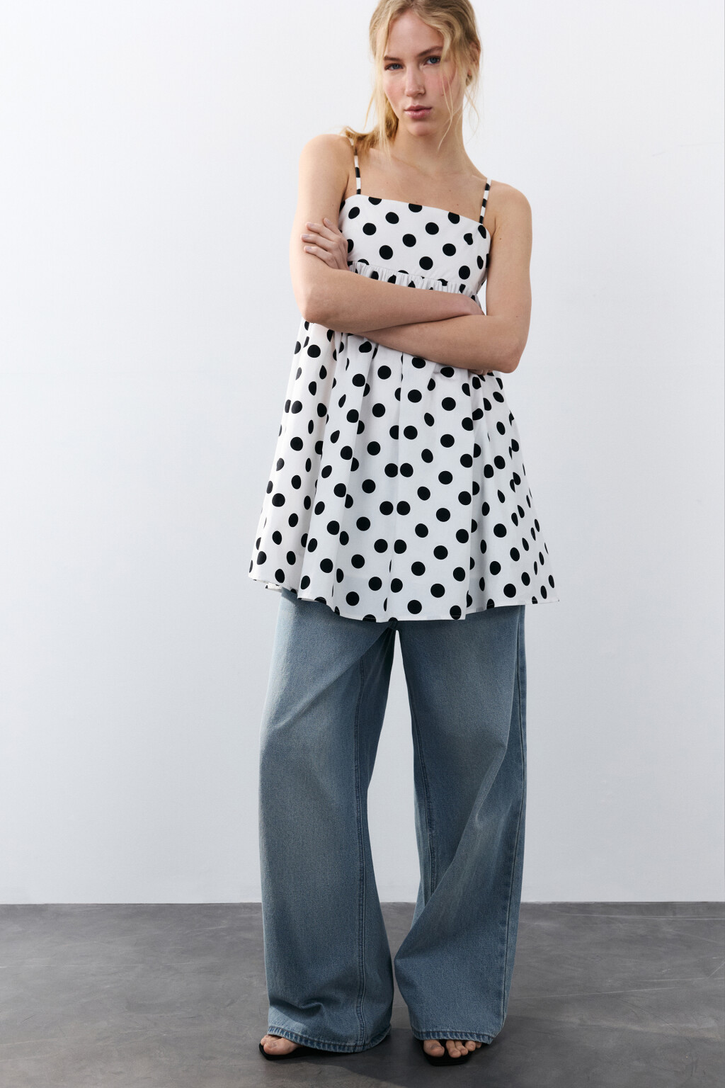 Платье-сарафан мини с завязками - цвет белый - 2