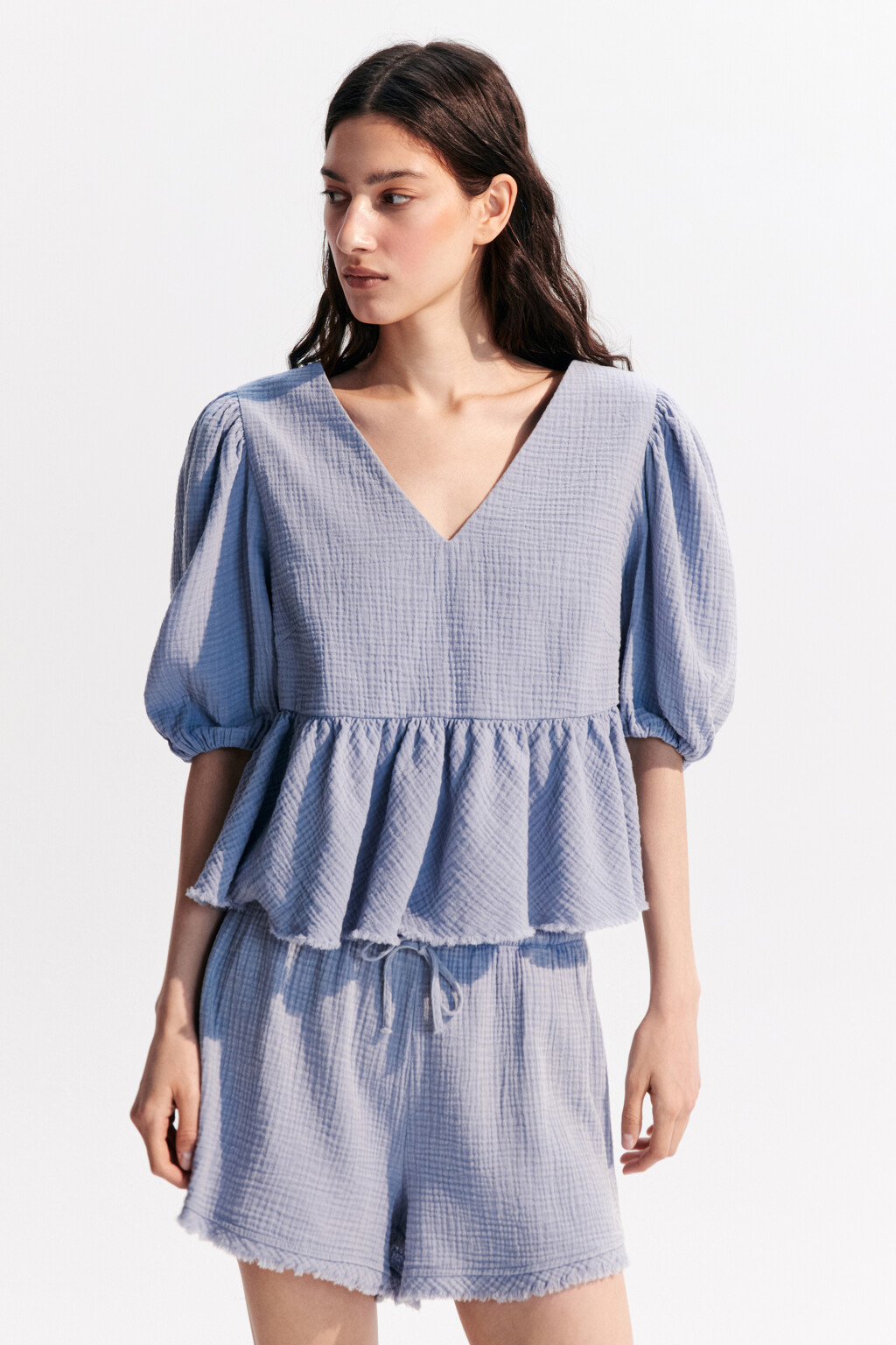 Блузка из муслина с баской и вырезом - цвет голубой - 2