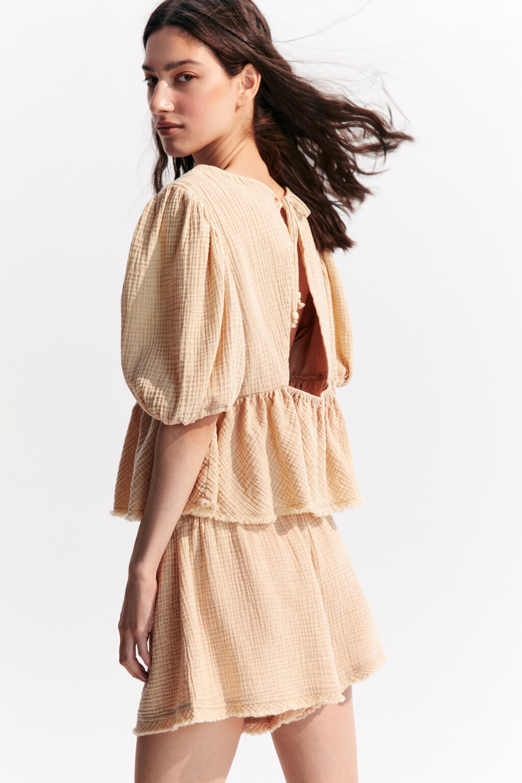 Блузка из муслина с баской и вырезом - цвет бежевый - 1