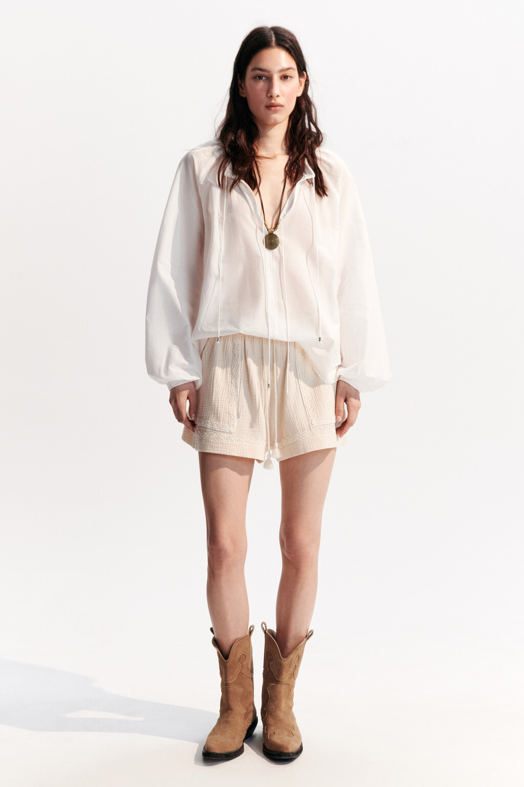 Блузка хлопковая с завязками на груди - цвет белый - 4