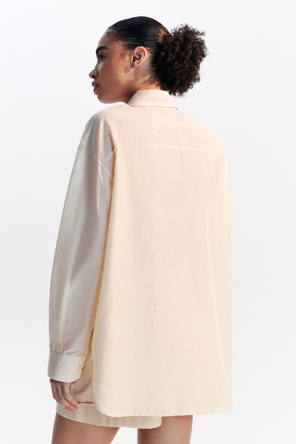 Рубашка oversize хлопковая - цвет молочный - 4