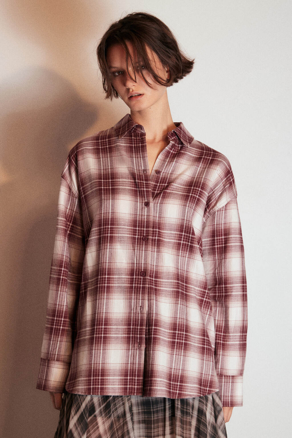 Рубашка хлопковая в клетку - цвет бежевый - 3