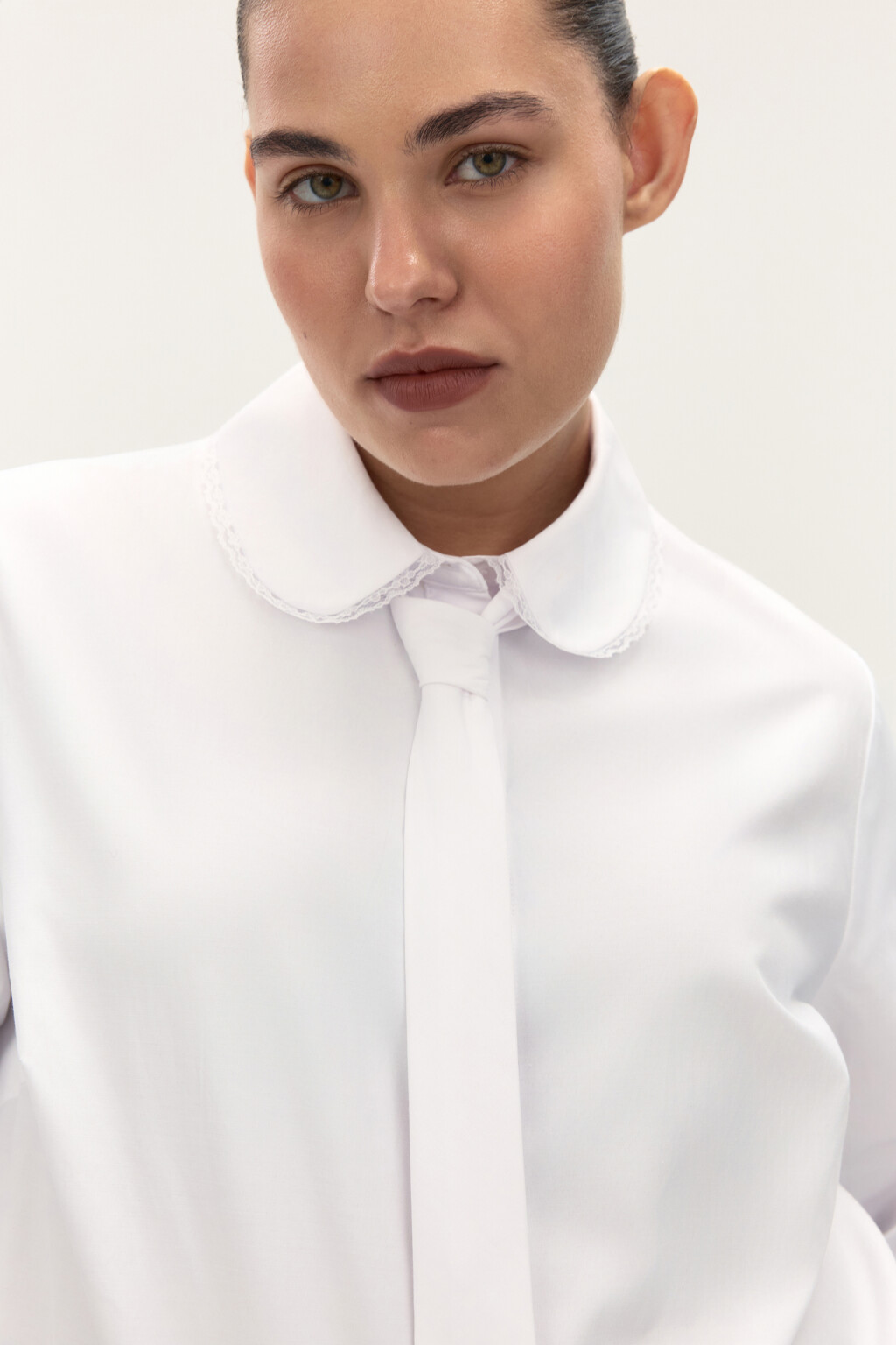 Блузка классическая с галстуком - цвет белый - 2