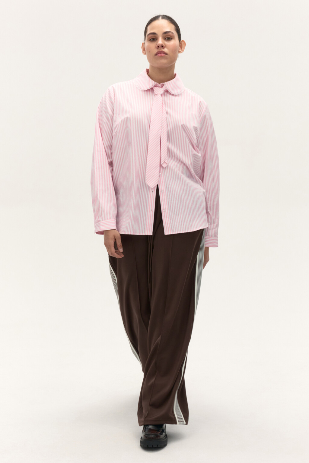 Блузка классическая с галстуком - цвет розовый - 2