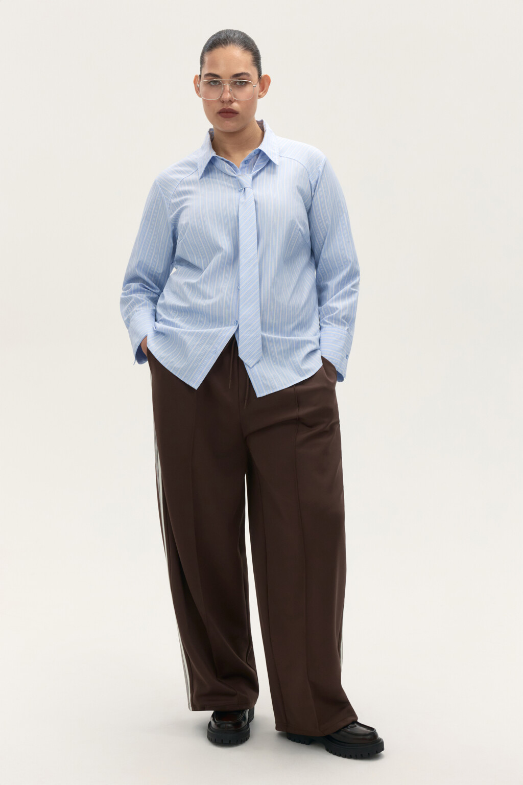 Блузка-рубашка прямая с галстуком - цвет голубой - 4