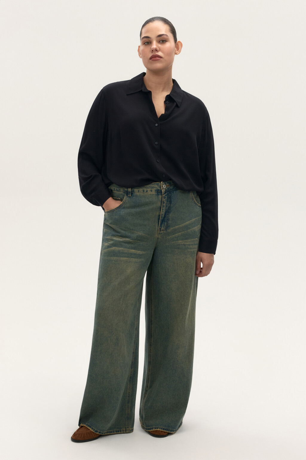 Блузка-рубашка классическая из вискозы - цвет черный - 4