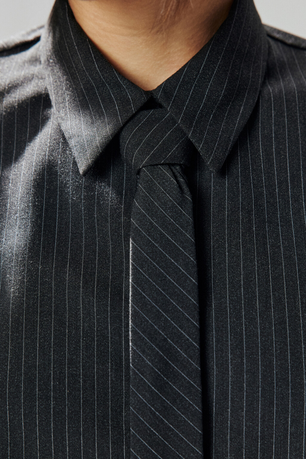 Рубашка укороченная с галстуком - цвет серый - 6