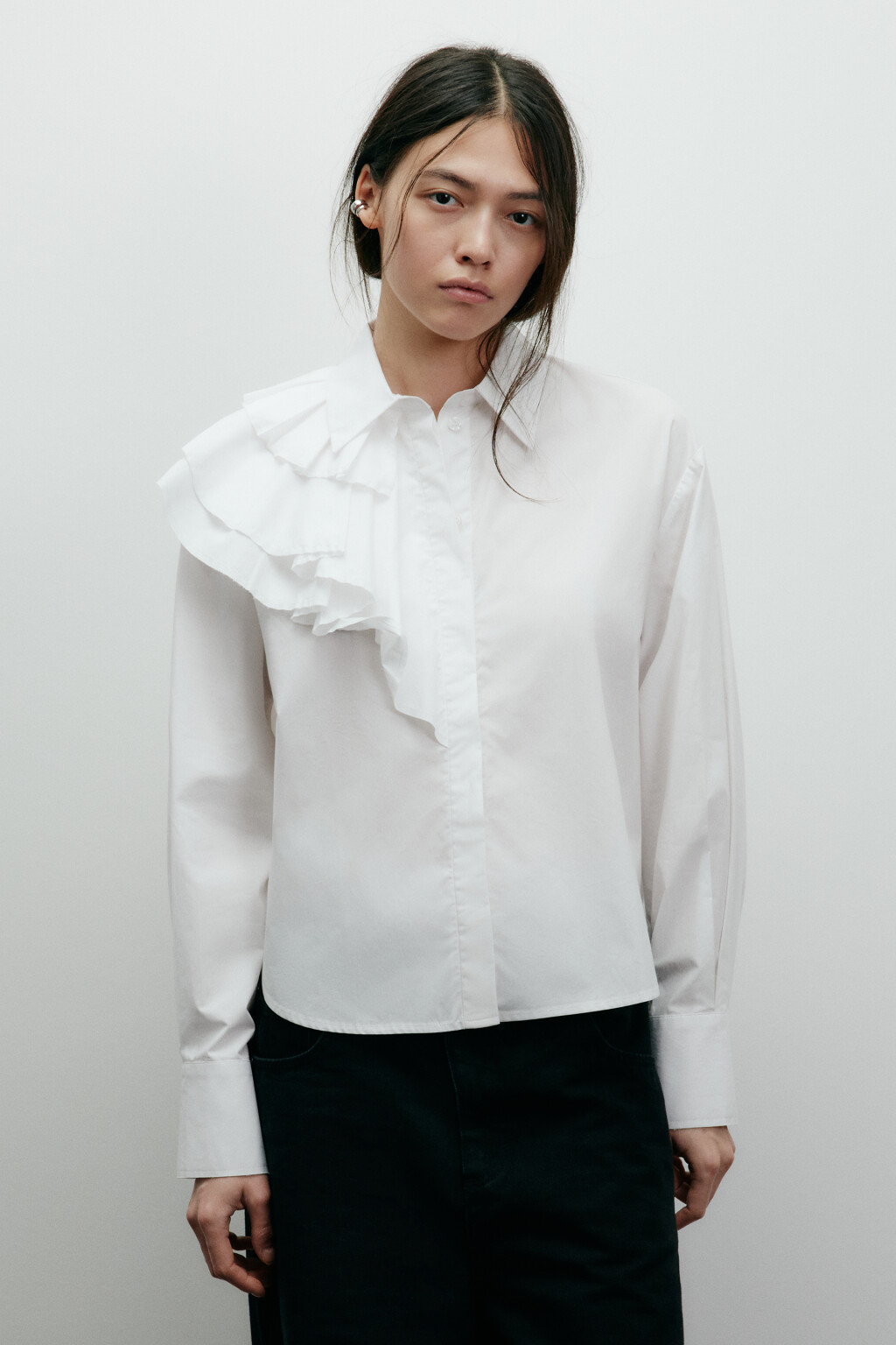 Блузка с асимметричными воланами - цвет белый - 2