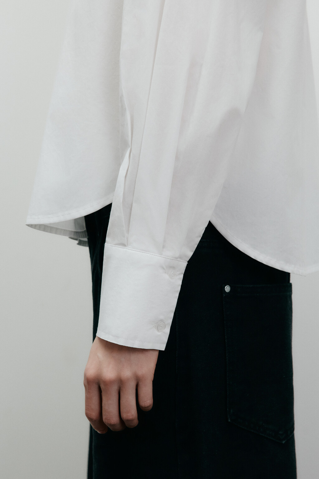 Блузка с асимметричными воланами - цвет белый - 6