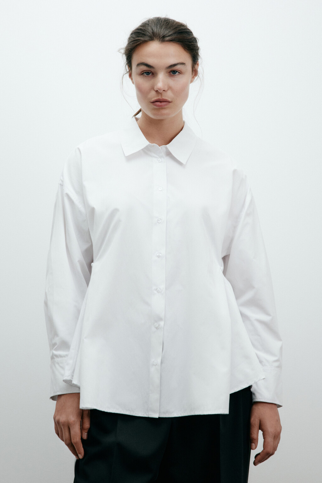 Рубашка oversize с драпировками - цвет белый - 3