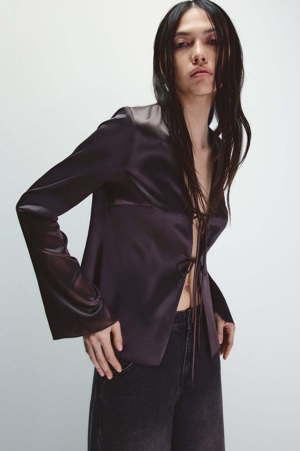 Блузка атласная на завязках - цвет коричневый - 1