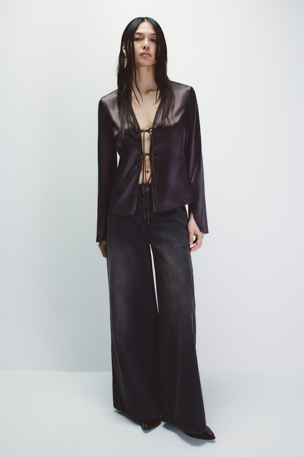 Блузка атласная на завязках - цвет коричневый - 5