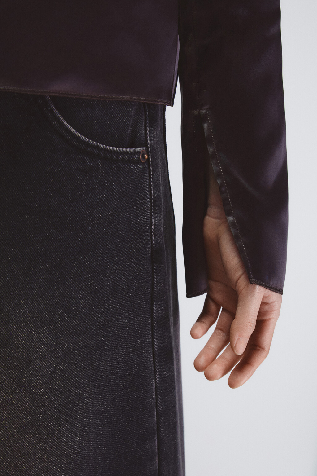 Блузка атласная на завязках - цвет коричневый - 7