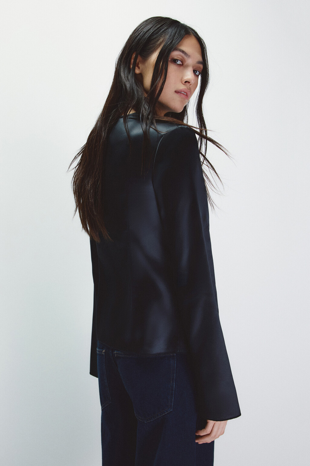 Блузка атласная на завязках - цвет черный - 3