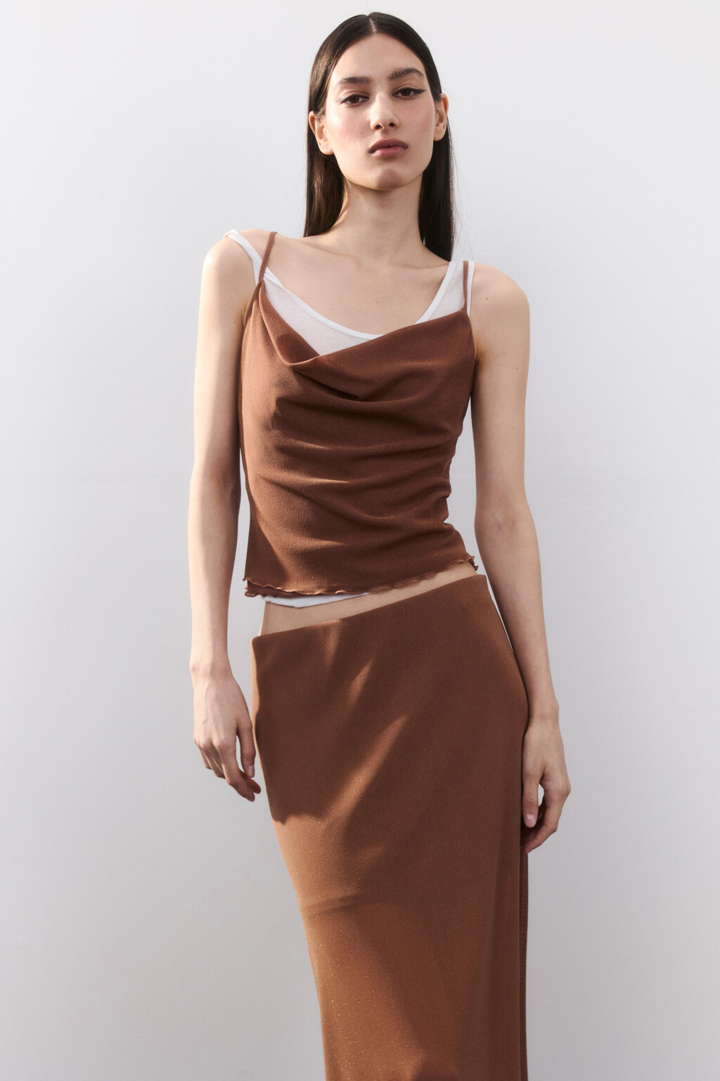 Топ из сетки с волнистыми краями - цвет бежевый - 1