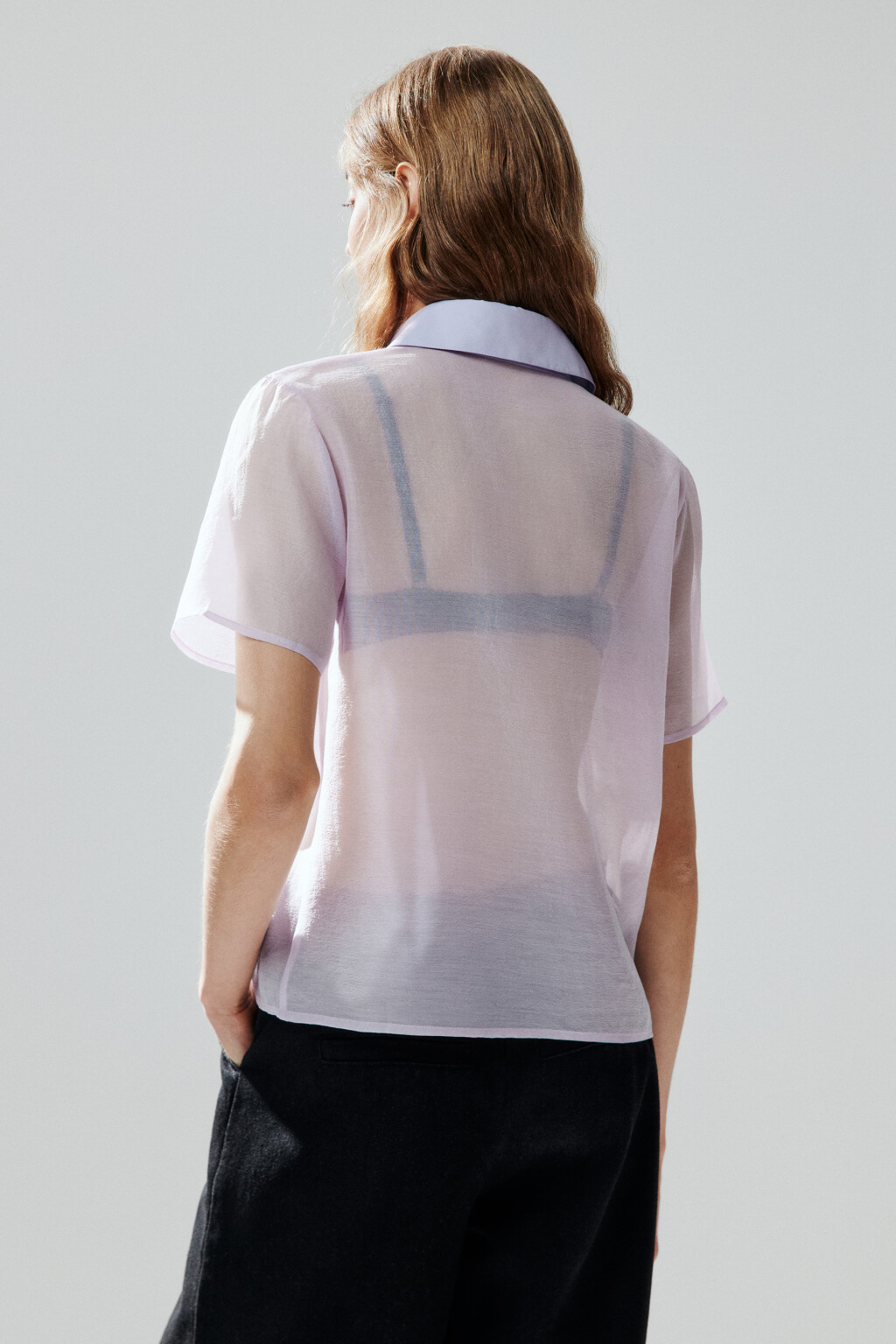 Блузка с воротником-поло - цвет сиреневый - 4