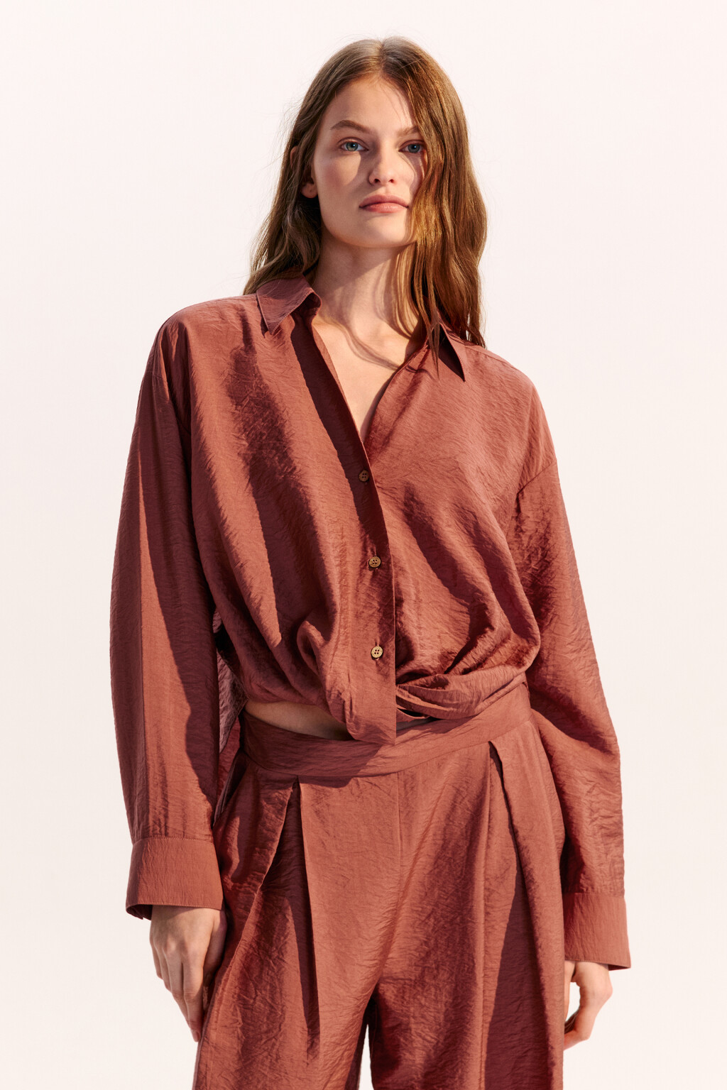 Блузка из вискозы с завязками - цвет красный - 2