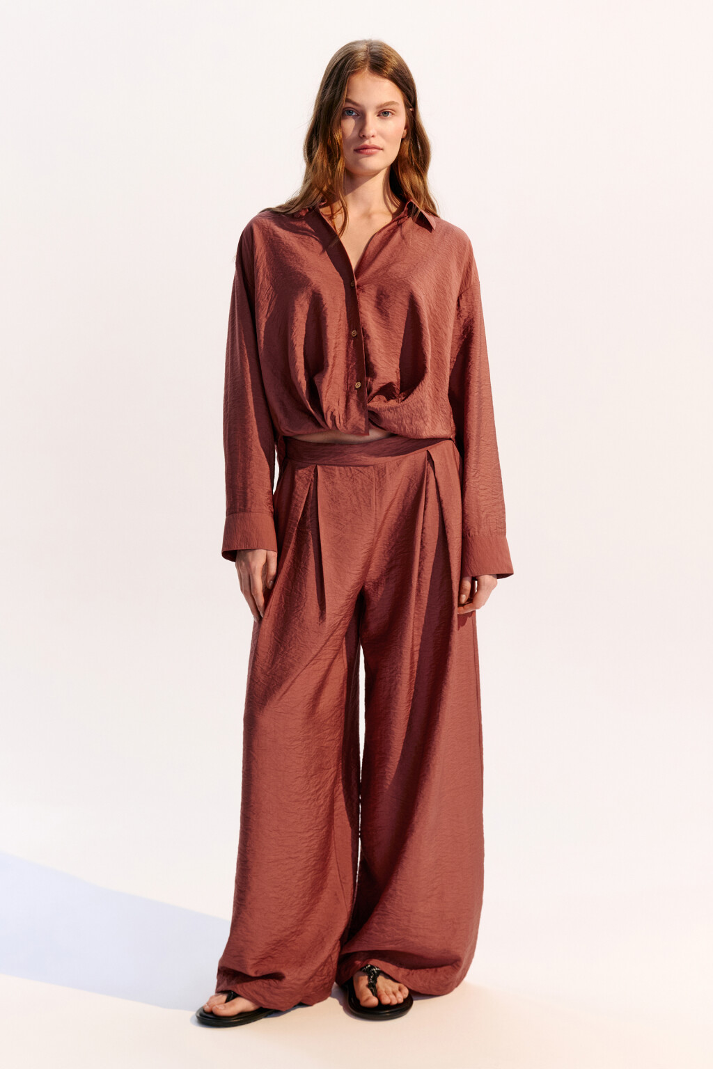 Блузка из вискозы с завязками - цвет красный - 4