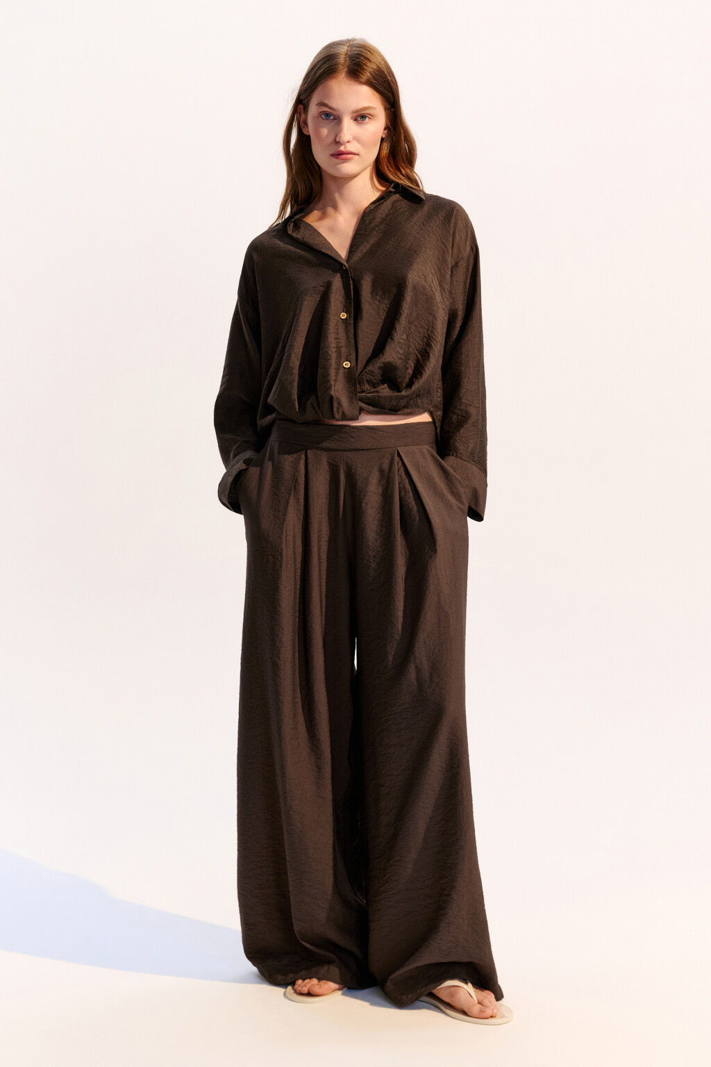 Блузка из вискозы с завязками - цвет коричневый - 4