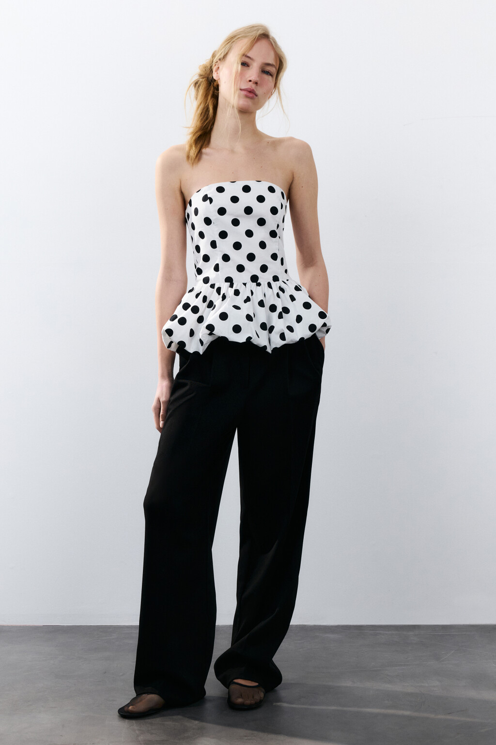 Топ-бандо с пышной баской - цвет белый - 4