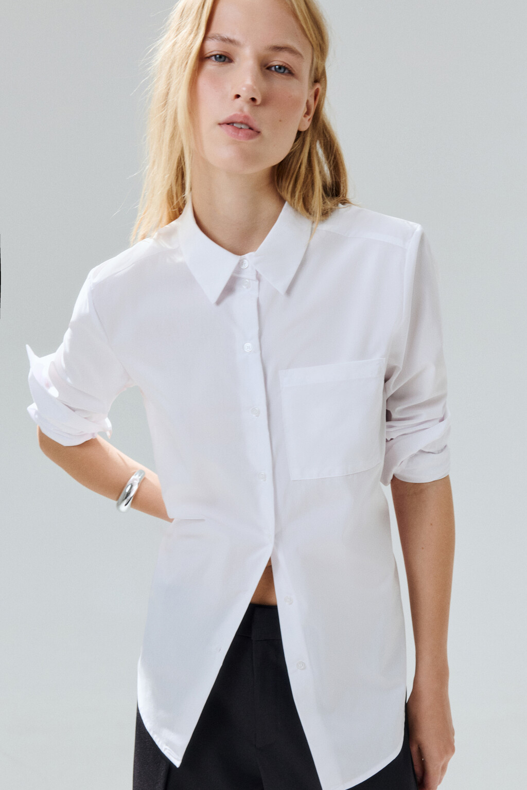 Блузка-рубашка свободная с карманом - цвет белый - 2