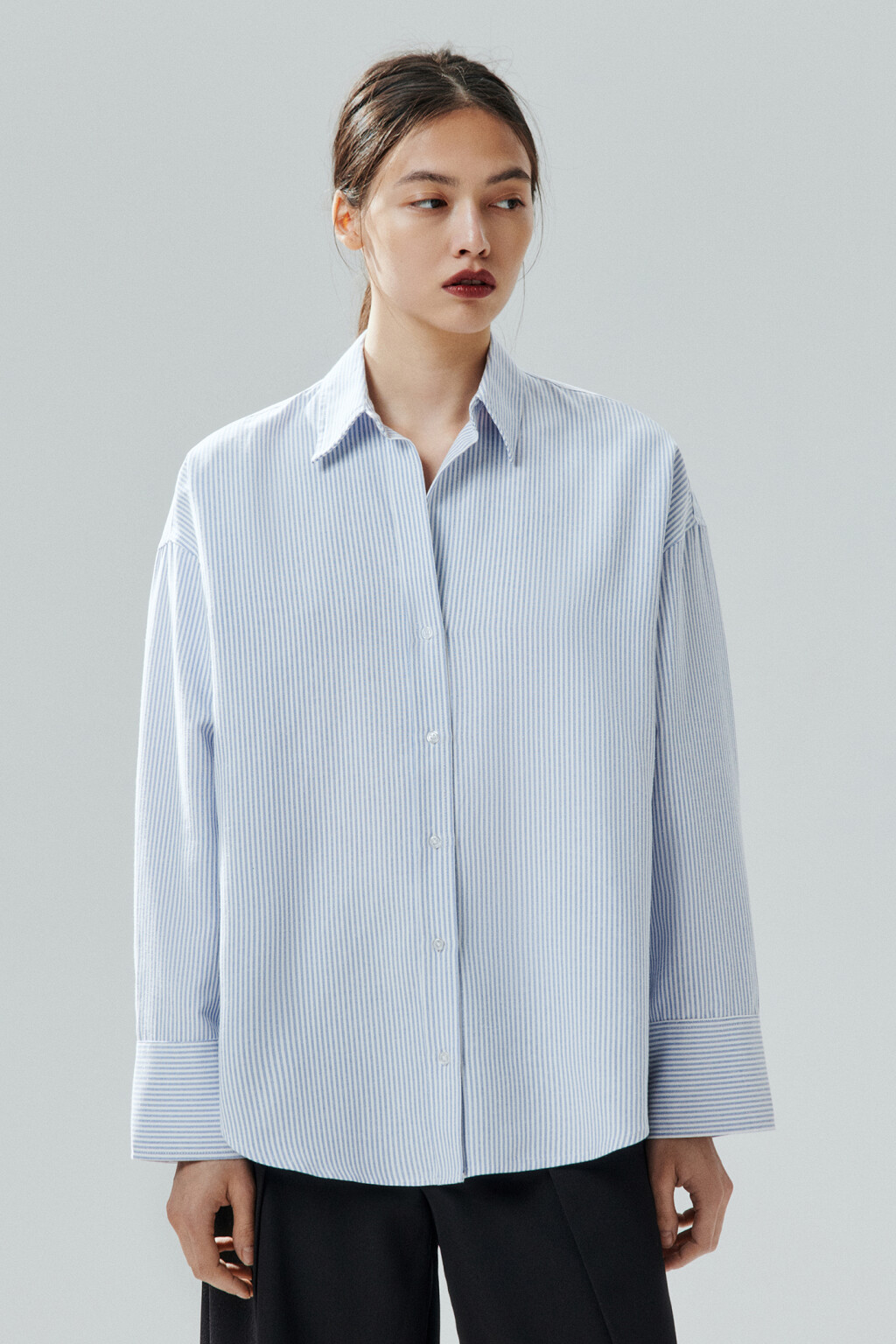 Рубашка oversize в полоску - цвет голубой - 2
