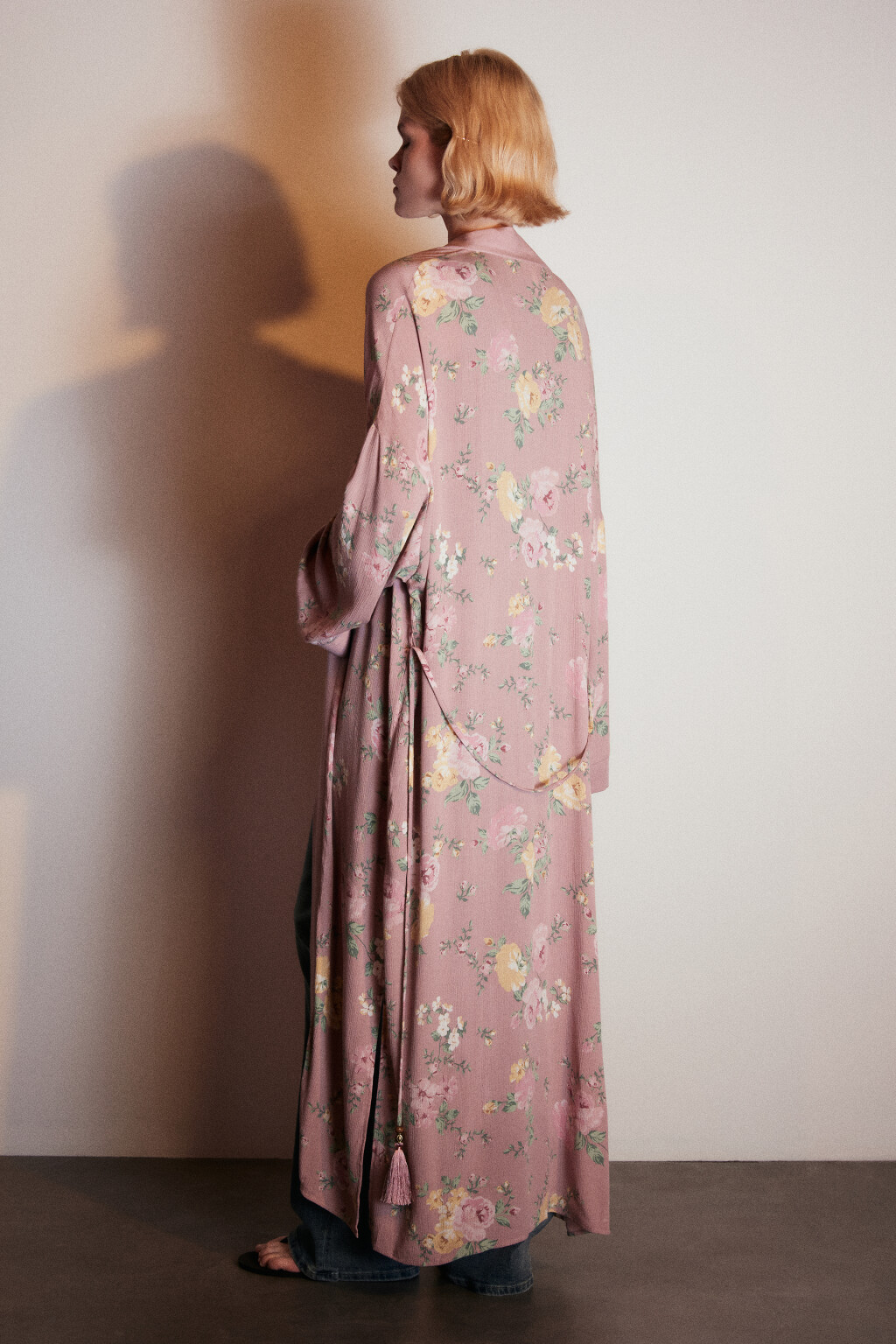 Кардиган-кимоно с поясом и принтом - цвет мультиколор - 4