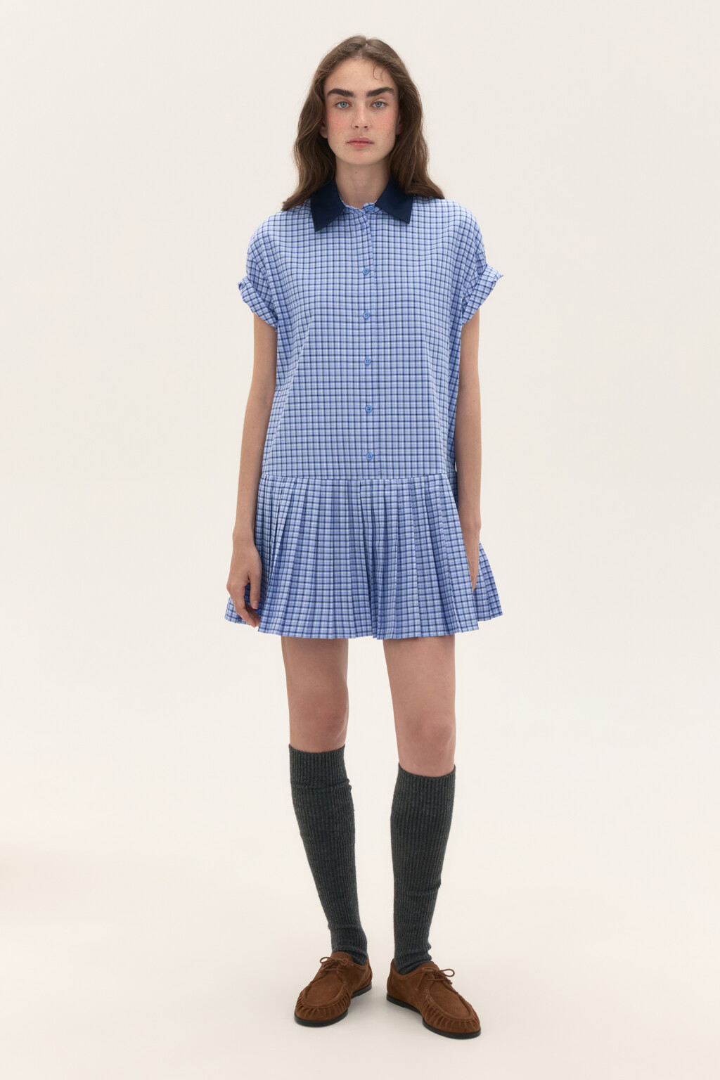 Платье-рубашка мини в клетку - цвет голубой - 4