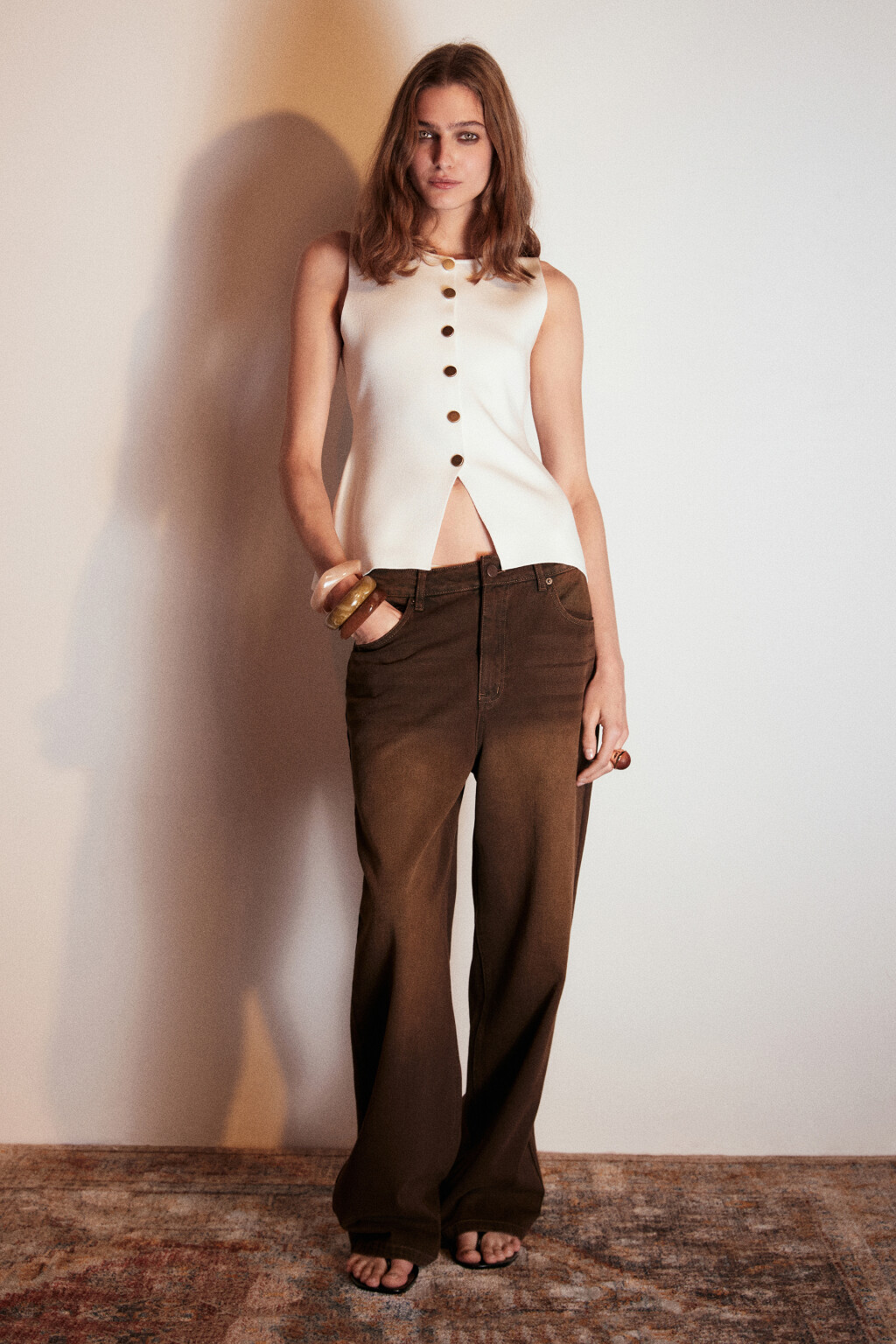 Жилет вязаный на пуговицах - цвет молочный - 5