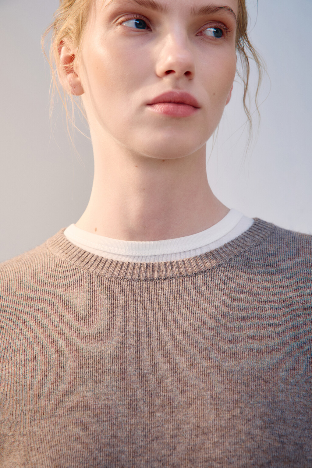 Платье миди из вязаного трикотажа - цвет бежевый - 5