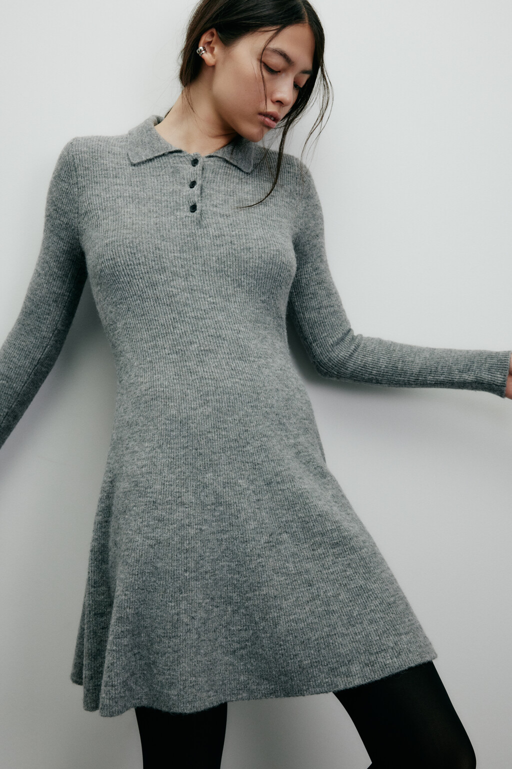Платье-поло мини вязаное - цвет серый - 1