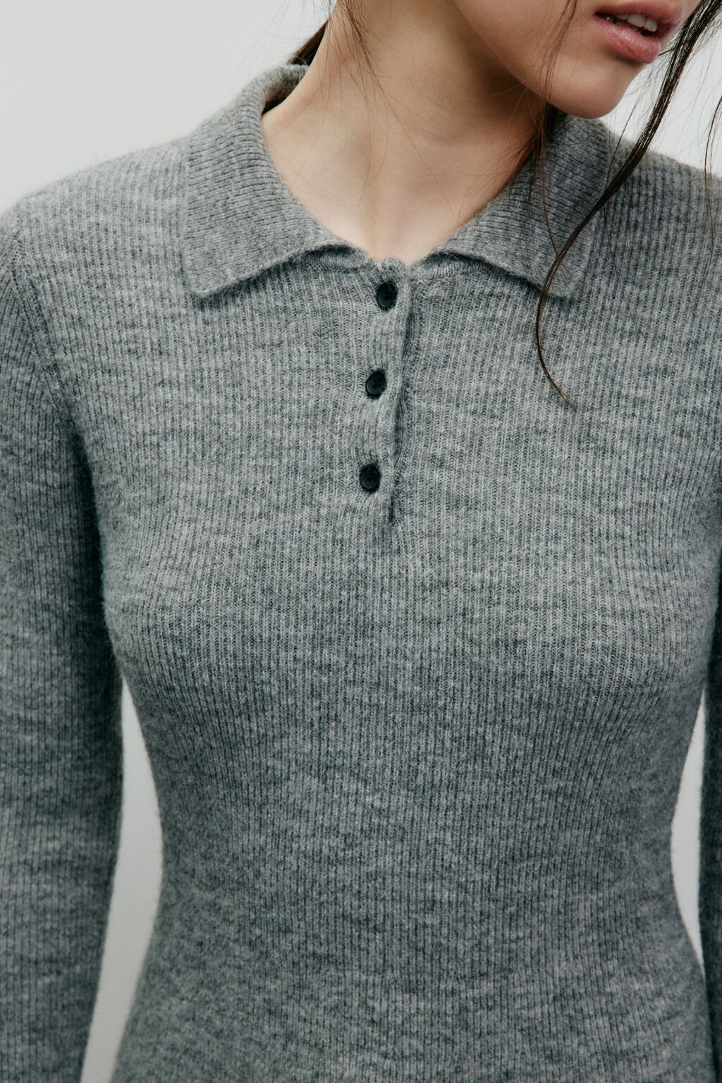 Платье-поло мини вязаное - цвет серый - 4