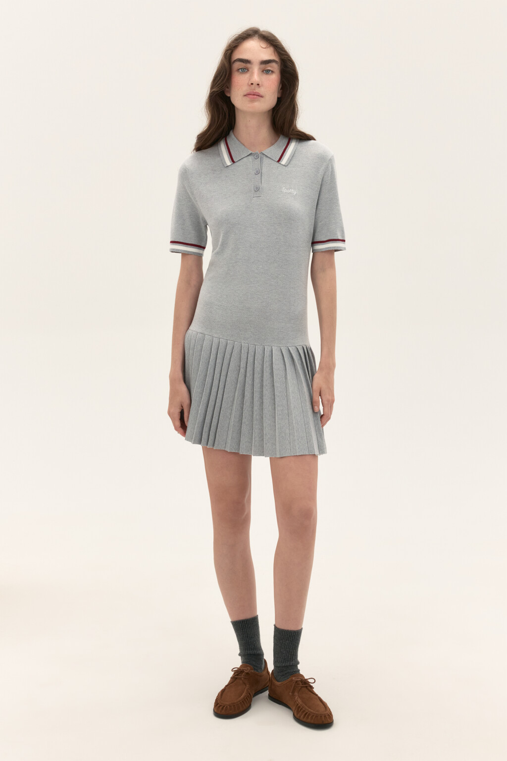 Платье-поло с юбкой в складку - цвет серый - 4