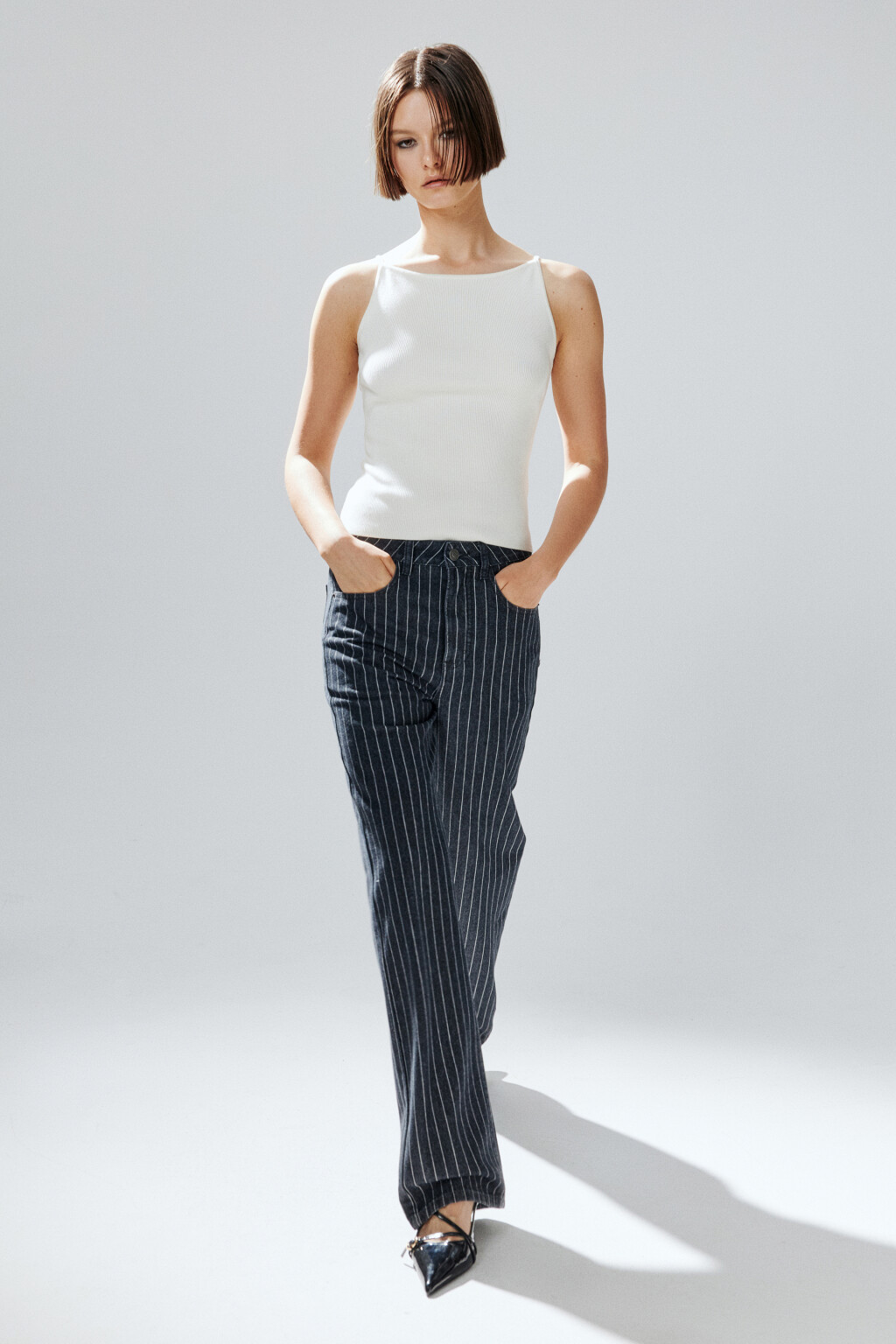 Майка вискозная на тонких бретелях - цвет молочный - 2