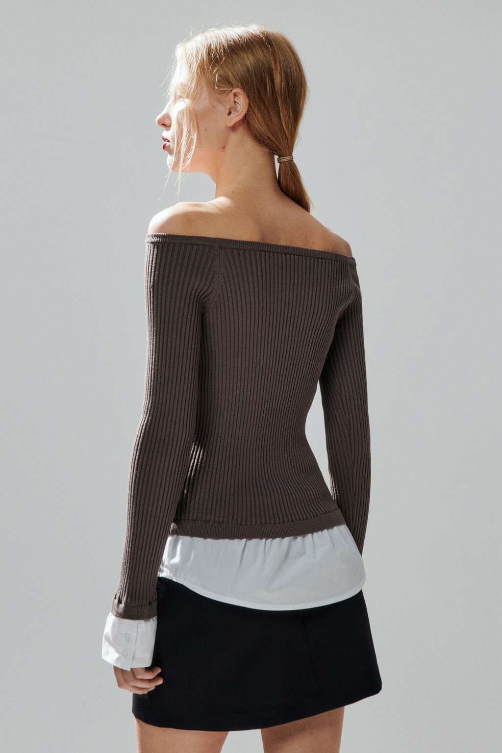 Джемпер off-shoulders с имитацией рубашки - цвет бежевый - 4