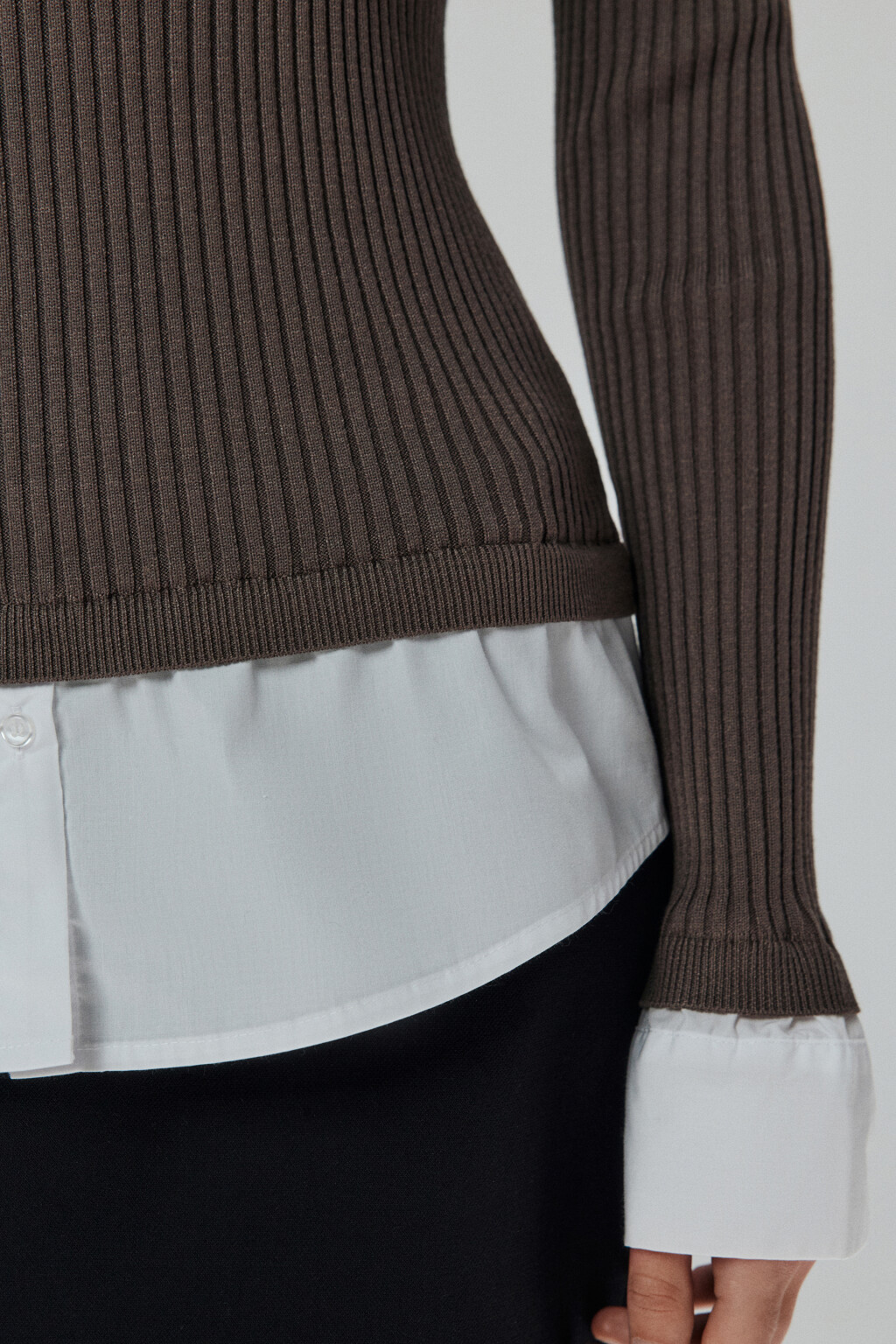 Джемпер off-shoulders с имитацией рубашки - цвет бежевый - 7