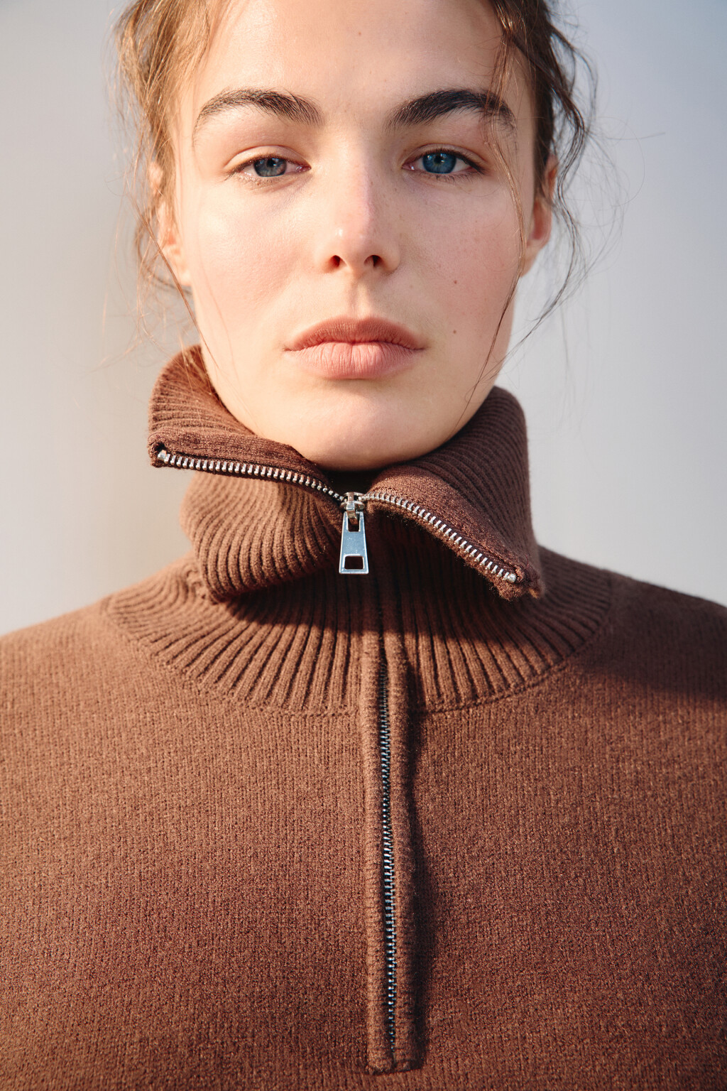Свитер с воротником на молнии - цвет коричневый - 7