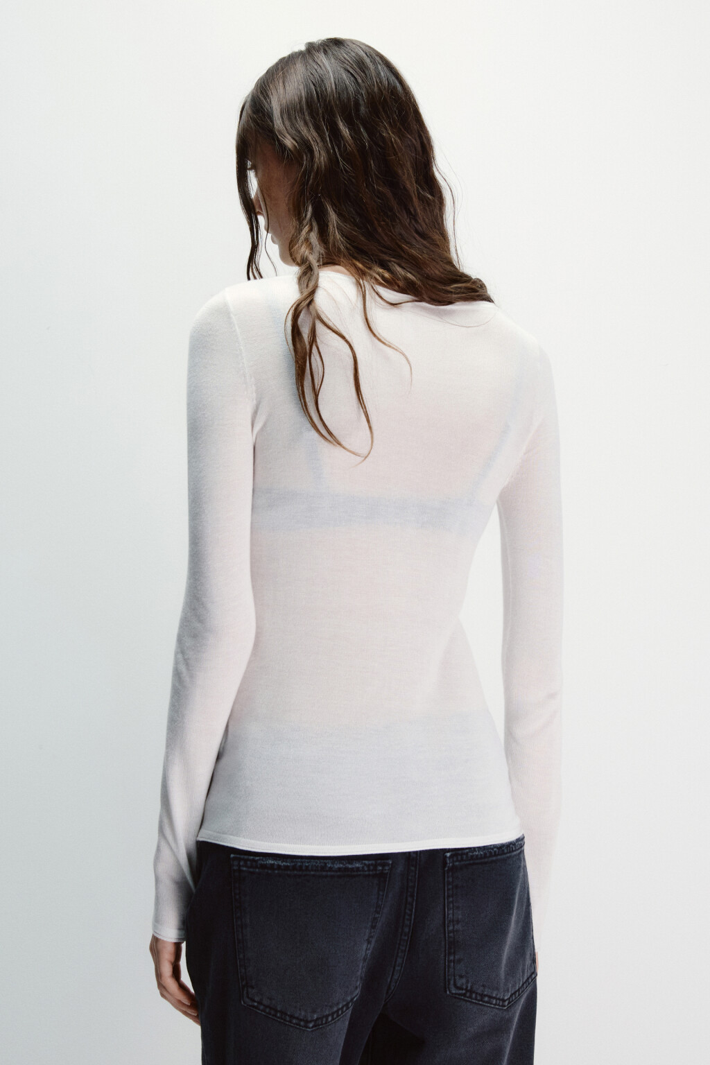 Лонгслив вискозный с вырезом-лодочкой - цвет молочный - 4