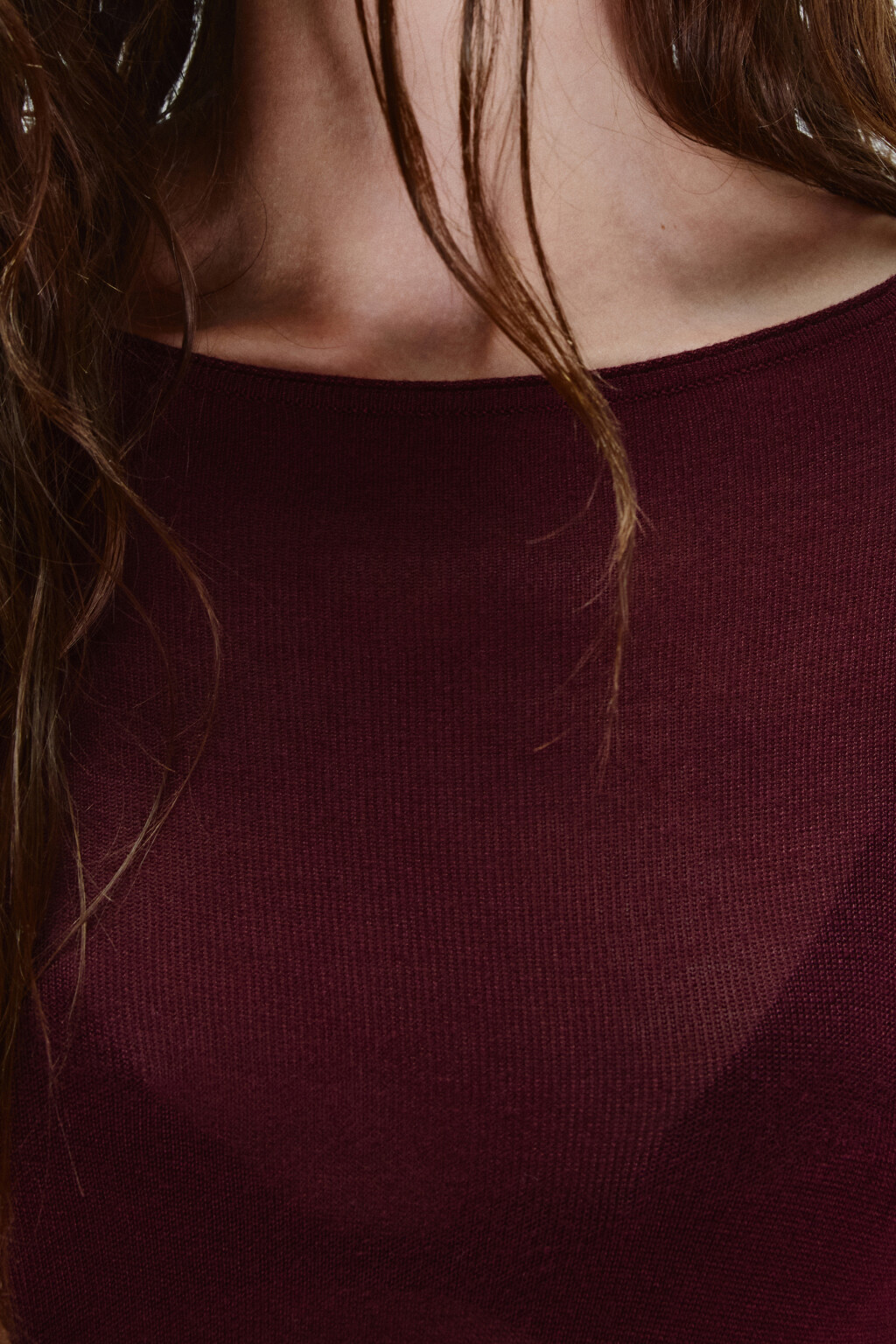 Лонгслив вискозный с вырезом-лодочкой - цвет фиолетовый - 6