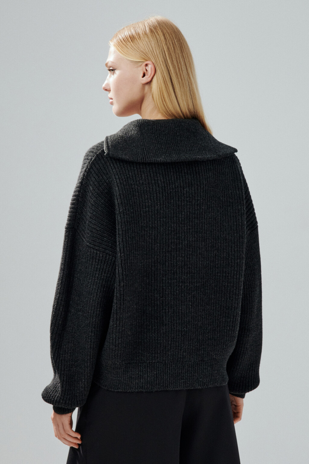 Джемпер на молнии в рубчик - цвет серый - 4