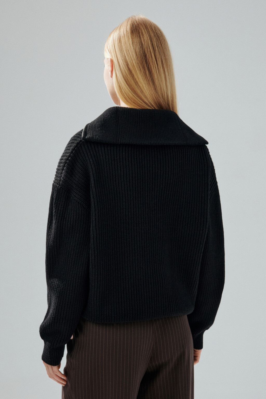 Джемпер на молнии в рубчик - цвет черный - 4