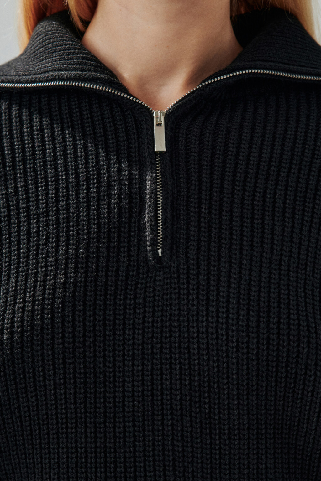 Джемпер на молнии в рубчик - цвет черный - 7