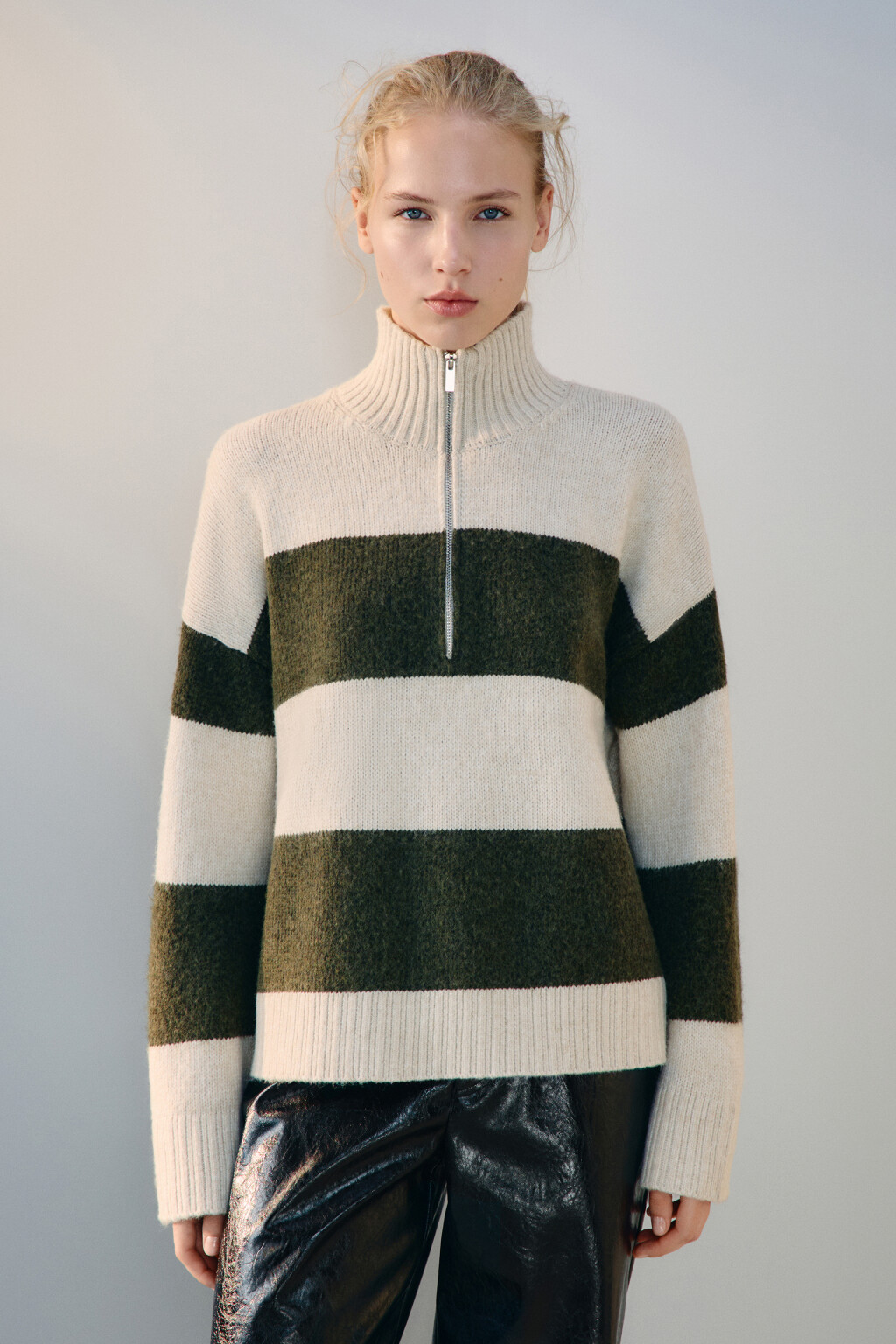 Свитер с воротником на молнии - цвет зеленый - 2