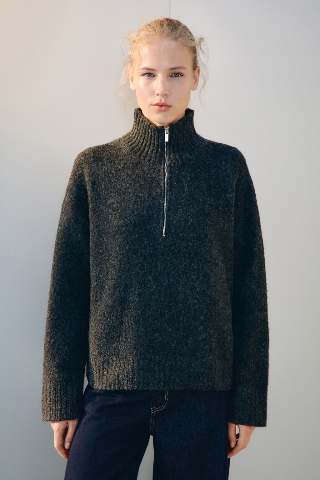 Свитер с воротником на молнии - цвет серый - 2