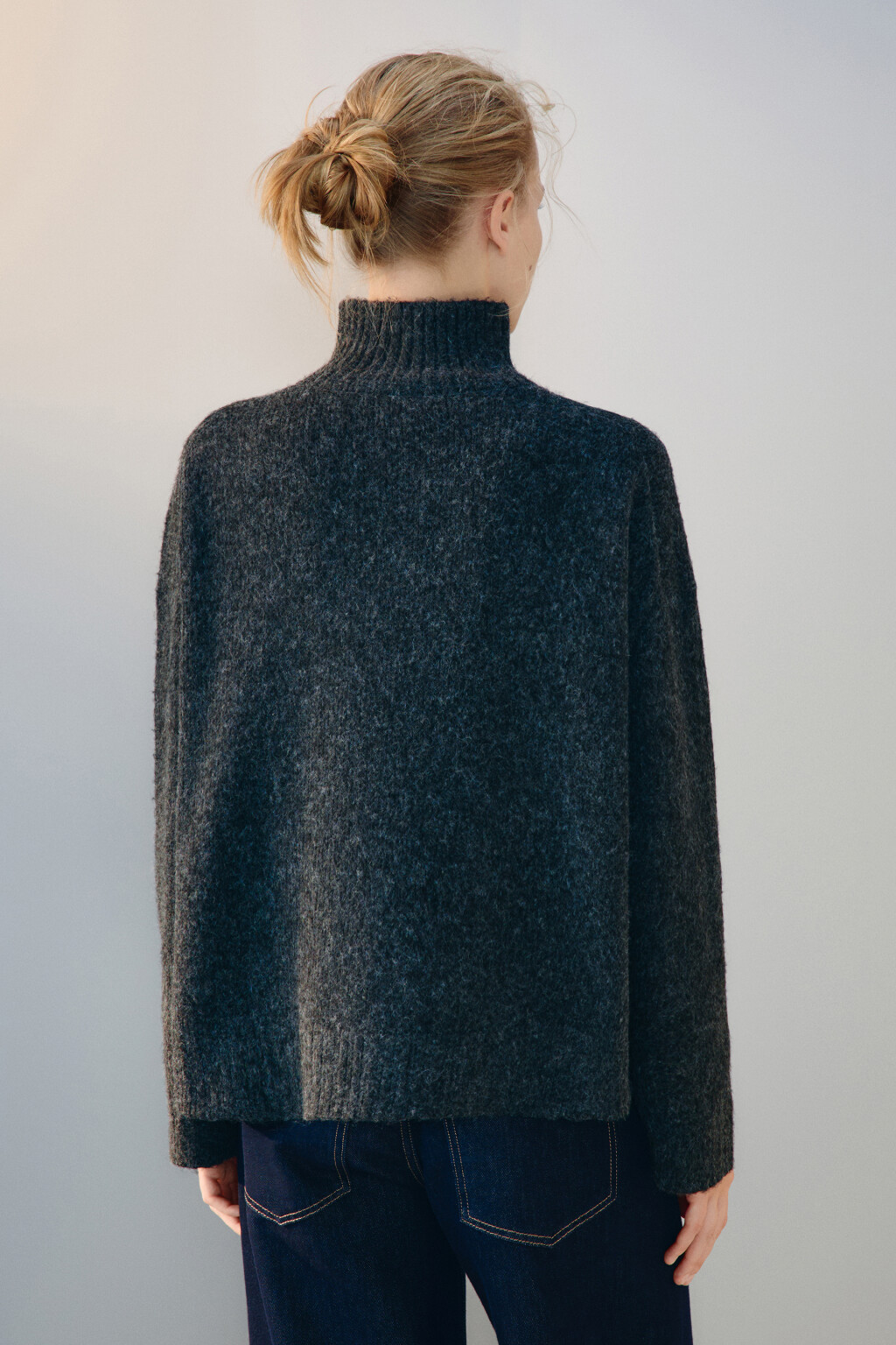 Свитер с воротником на молнии - цвет серый - 3